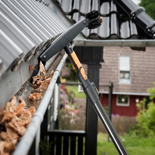 Gutter cleaning image published on the Go Gardeners website